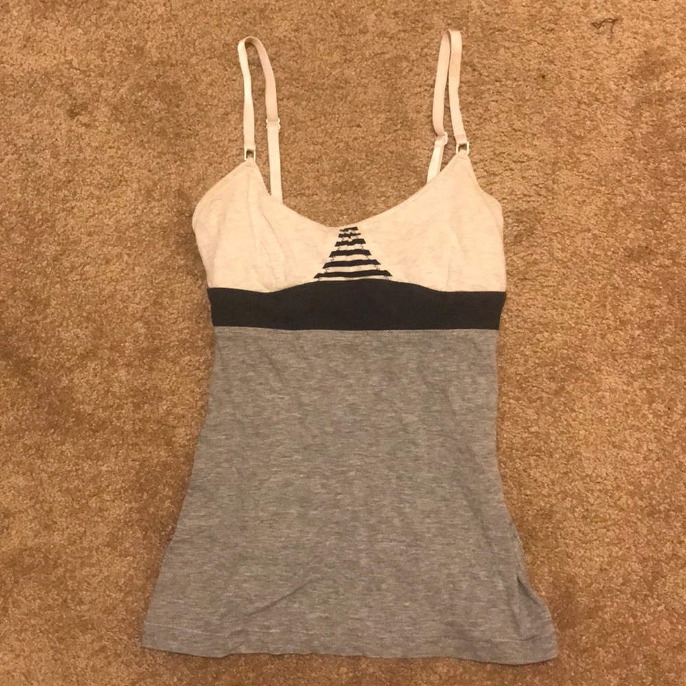 Lululemon triangle top size 2
